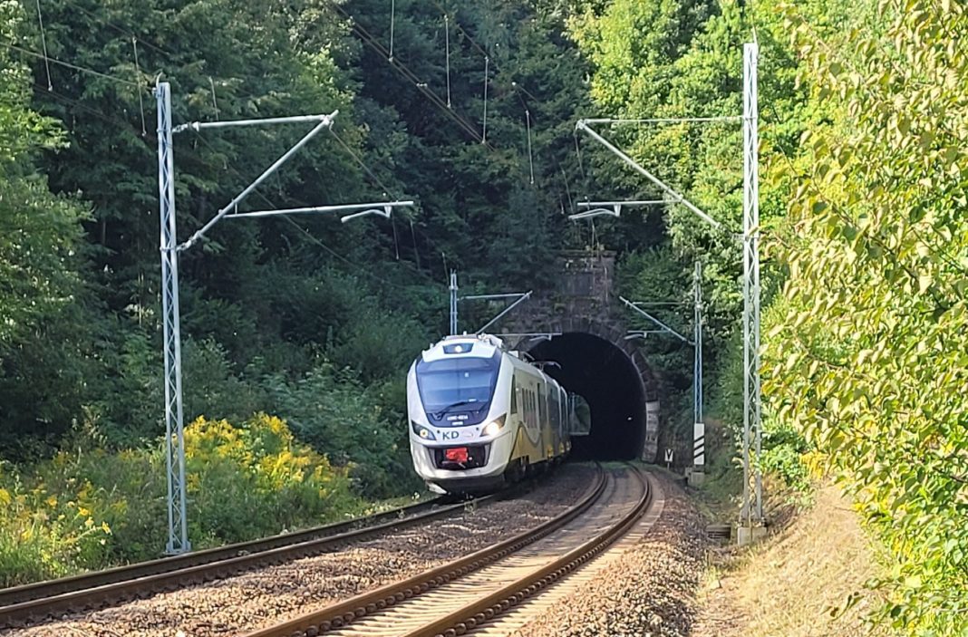 Tunel kolejowy koło Trzcińska / PKP PLK